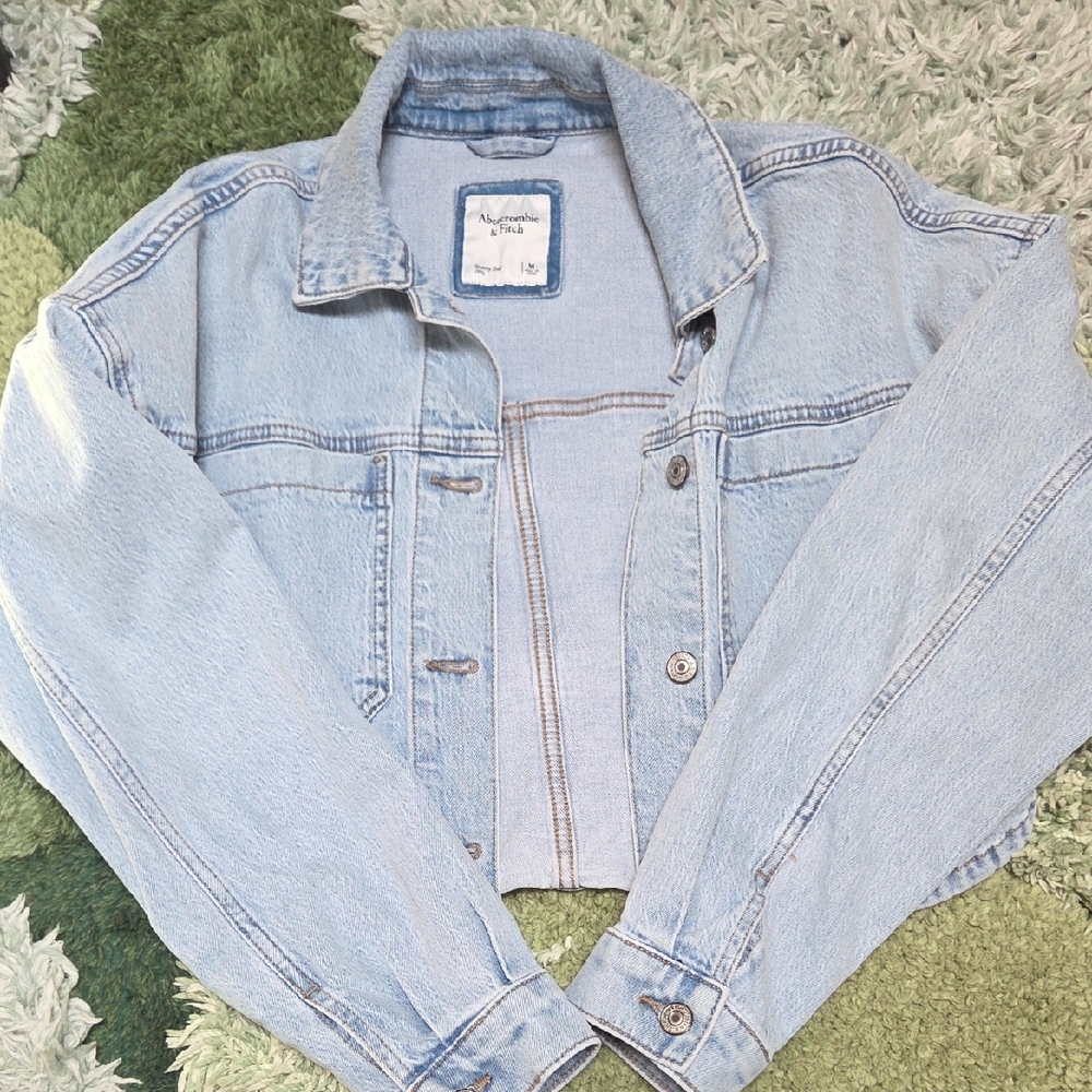 Abercrombie & Fitch Light Wash Jean Jacket